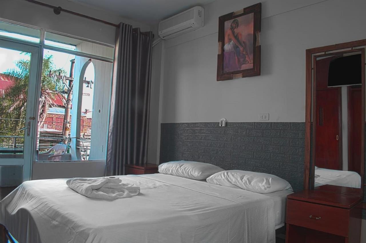 Hostal Ibiza Santa Cruz de La Sierra Zewnętrze zdjęcie