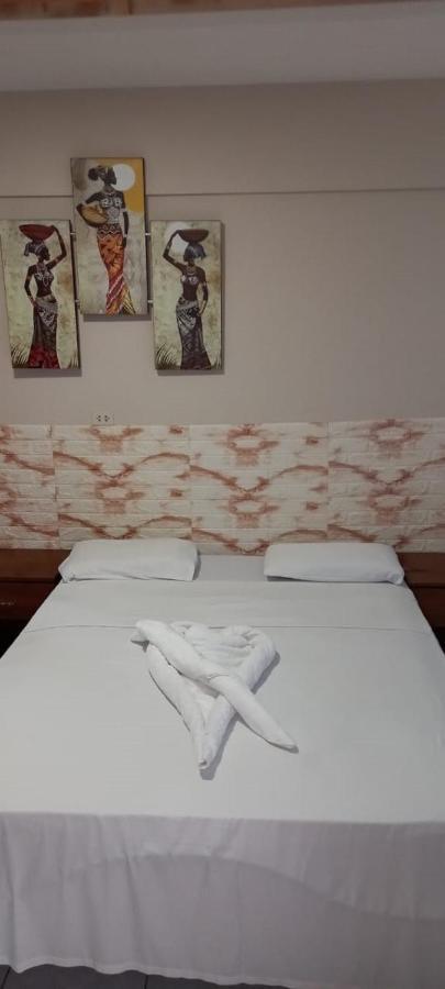 Hostal Ibiza Santa Cruz de La Sierra Zewnętrze zdjęcie