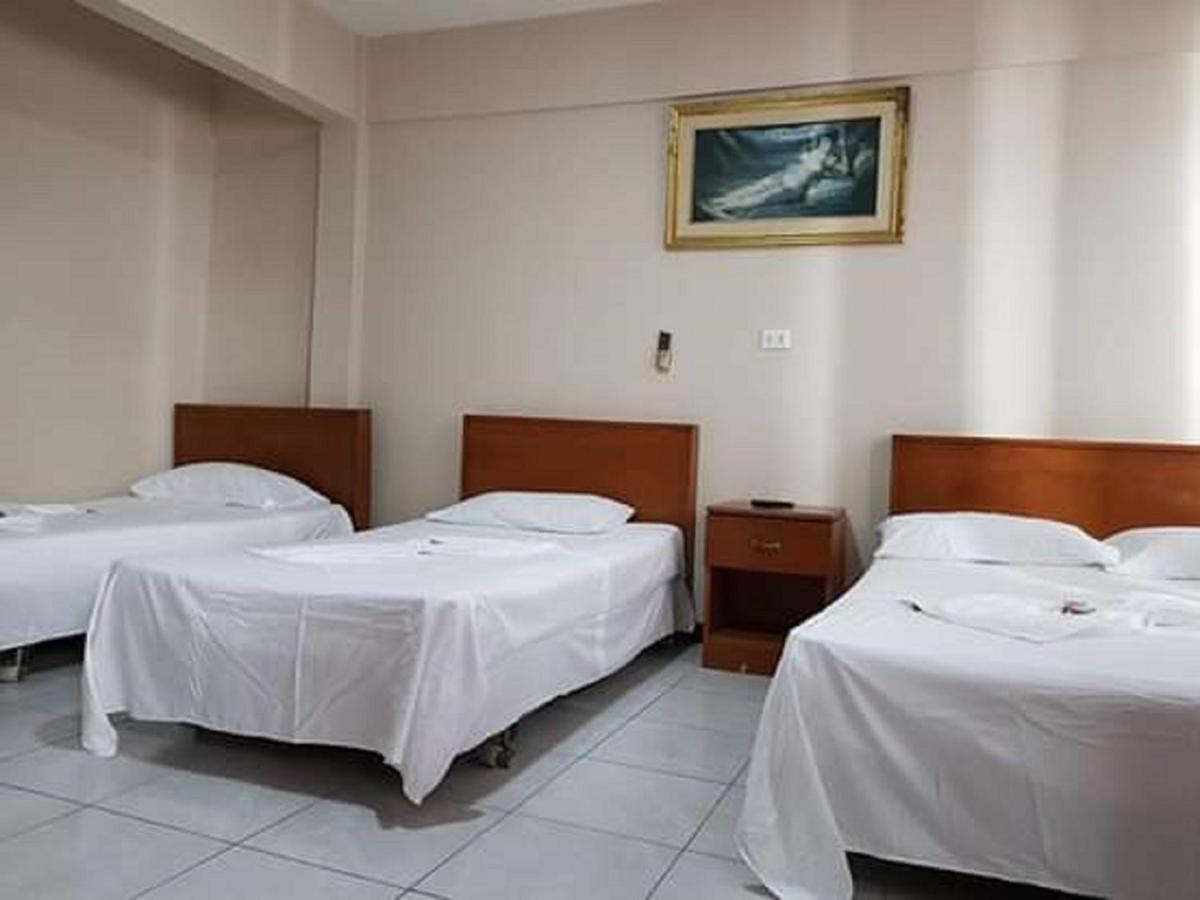 Hostal Ibiza Santa Cruz de La Sierra Zewnętrze zdjęcie