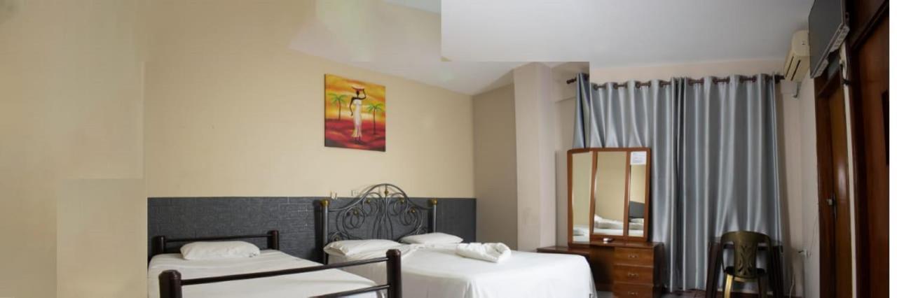 Hostal Ibiza Santa Cruz de La Sierra Zewnętrze zdjęcie